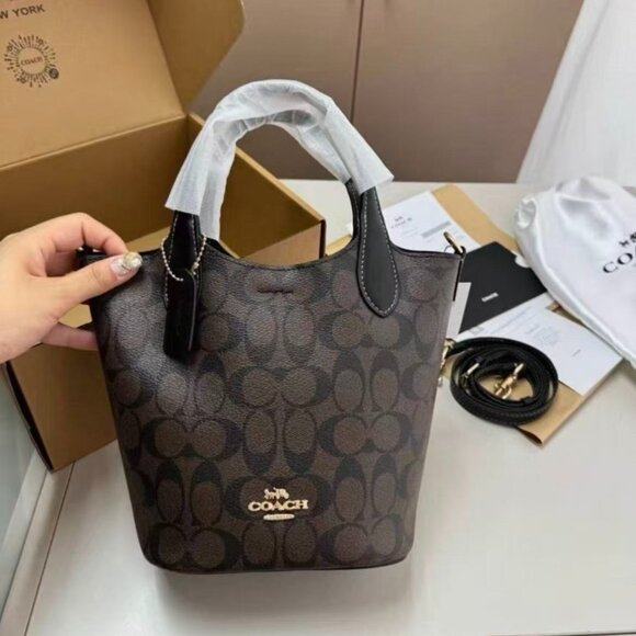 Coach Handbags - Coach women's bag